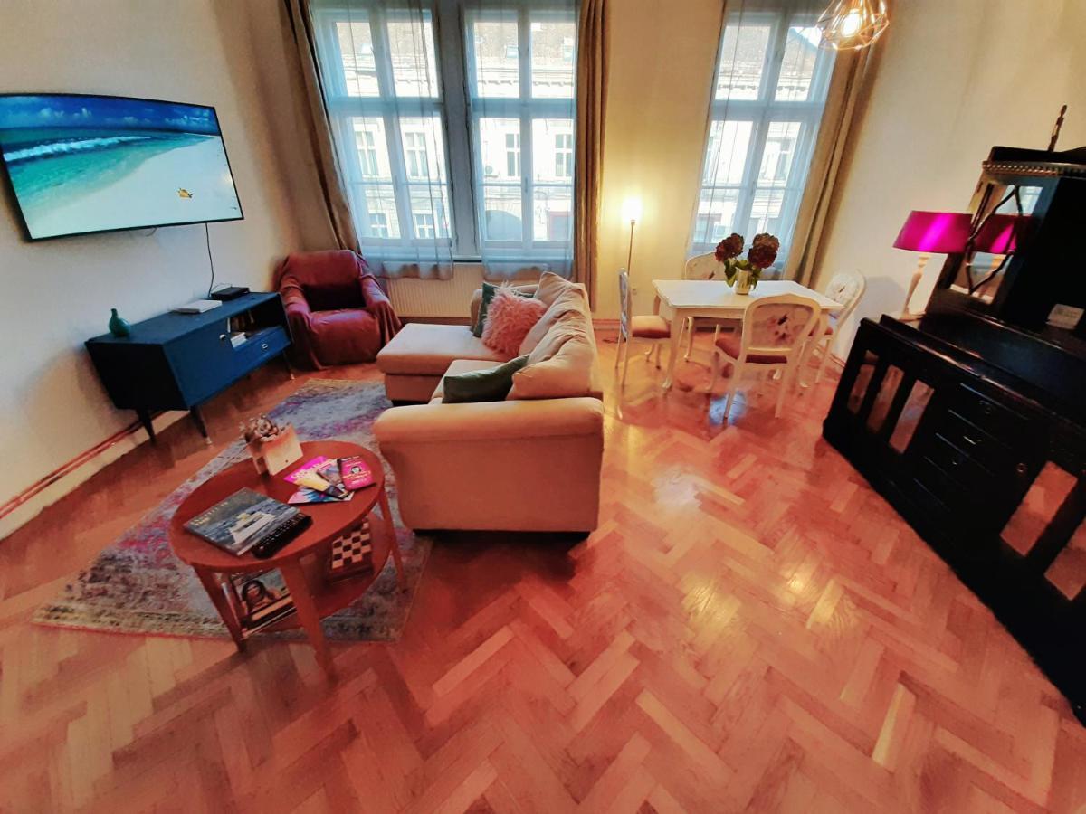 בראשוב Central Loft Apartment מראה חיצוני תמונה
